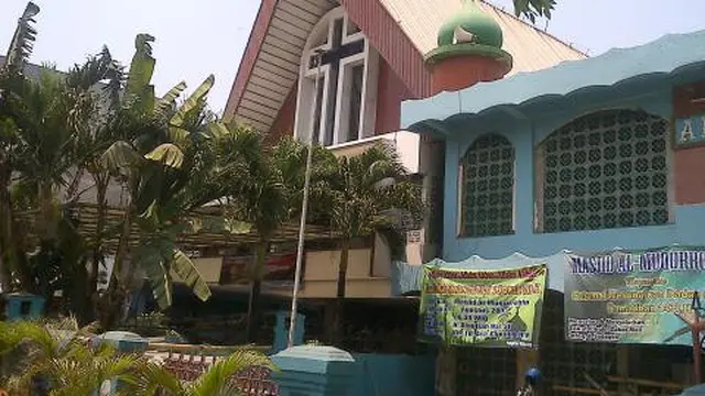 Selain Istiqlal - Katedral, 6 Masjid dan Gereja Berdampingan Ini Tunjukkan Indahnya Toleransi