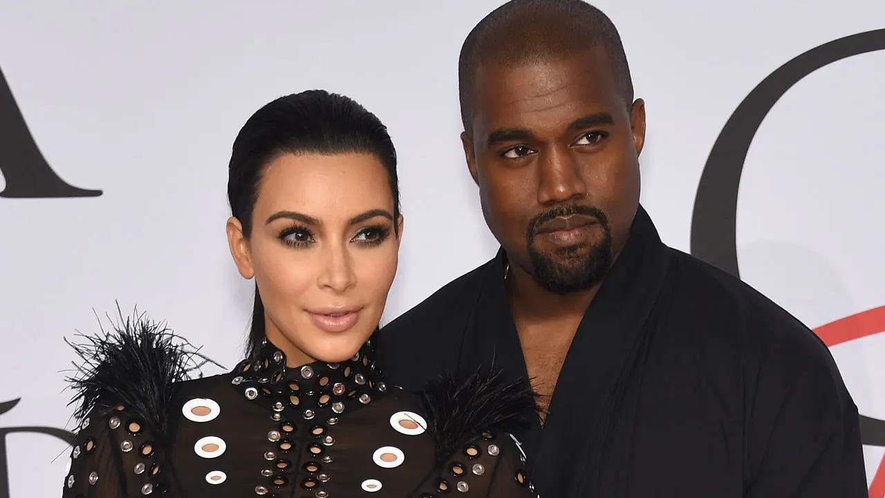 [Bintang] Kanye West - Kim Kardashian