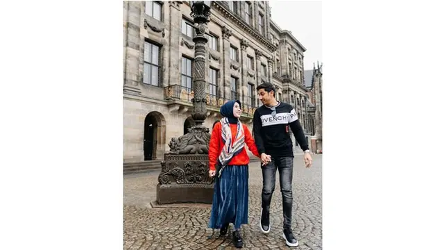 Medina dan Lukman kerap menghabiskan waktu bersama dengan liburan ke luar negeri.