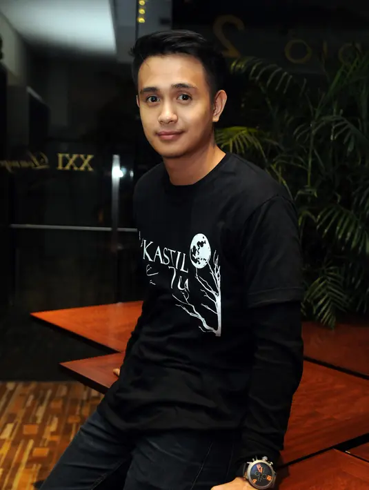 Pada awalnya Ajun mengalami kesulitan berbahasa karena berada di negeri orang. Namun dengan jangka waktu syuting yang cukup lama, Ajun pun dapat terbiasa untuk bicara berbahasa Malaysia. (Wimbarsana/Bintang.com)