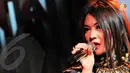 Indah Dewi Pertiwi tampil cantik saat tampil di konser bertajuk Koin: Senandung Untuk Negeri Indonesia (Liputan6.com/Faisal R Syam).
