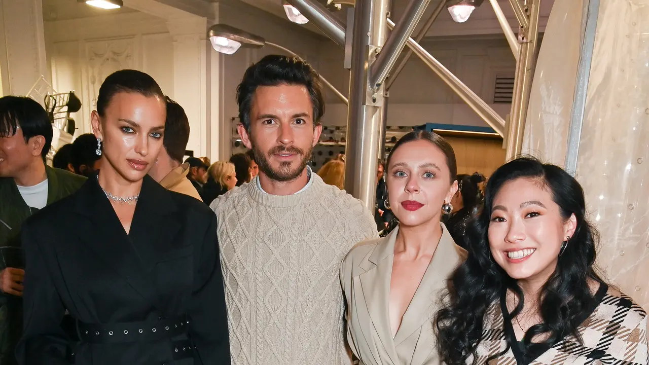 Tiru Gaya Edgy Irina Shayk hingga Awkwafina dengan Koleksi Rokh H&M yang Bakal Hadir di Indonesia