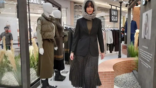 Uniqlo:C Fall/Winter 2024 Kembali Luncurkan Ragam Rok Lipit, Jadi Primadona Maudy Ayunda