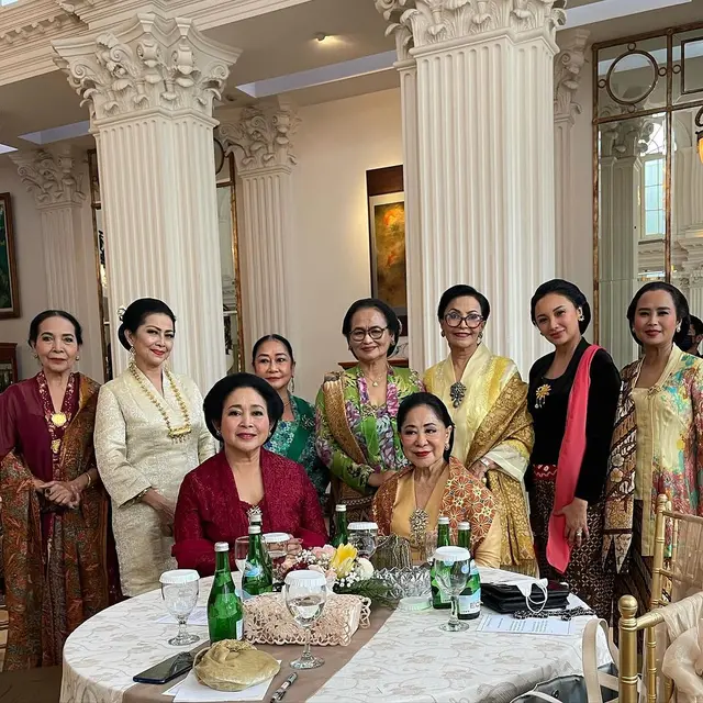 Tata Cahyani dan Keluarga Cendana