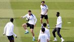 Dua klub raksasa Eropa akan saling bentrok pada leg pertama semifinal Liga Champions 2025/2026. (AFP/Franck Fife)