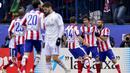 0-4 dari Atletico Madrid. Real Madrid bertandang ke markas Atletico Madrid pada pekan ke-22 Liga Spanyol musim 2004/2005, 7 Februari 2005. Hasil akhir Real Madrid kalah 0-4 lewat gol-gol dari Tiago Mendes, Saul Niguez, Antoine Griezmann dan Mario Mandzukic. (AFP/Dani Pozo)