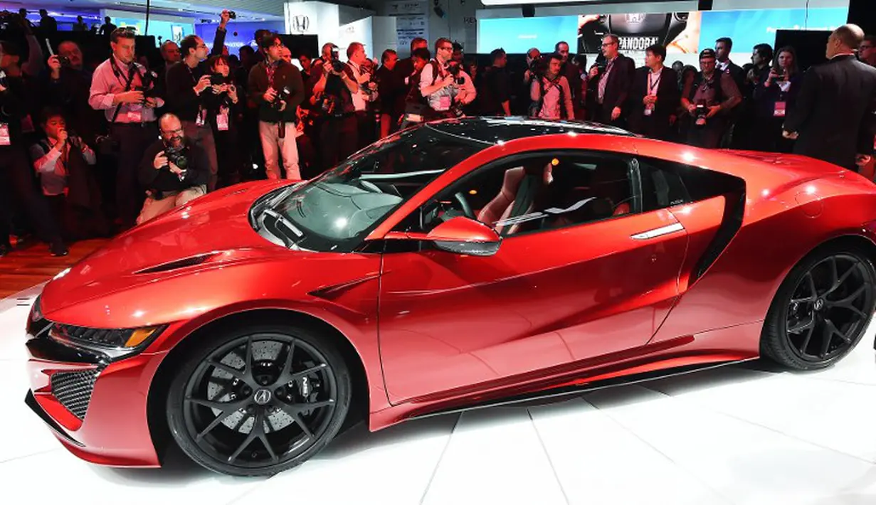 Acura NSX dipamerkan di The North American International Auto Show di Detroit, Michigan, pada tanggal 12 Januari 2015. (AFP Poto/Jewel Samad)