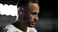 Seperti diketahui, Neymar telah lama absen membela Brasil sejak mengalami cedera lutut parah pada Oktober 2023. Meskipun begitu, ia merupakan pencetak gol terbanyak Selecao dengan 79 gol. (AFP/Nelson Almeida)