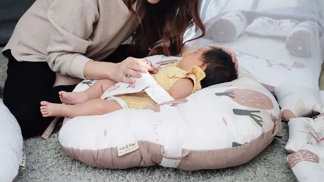 6 Potret Franda Momong Anak Kedua, Sempat Rahasiakan Nama Agar Tak Ditiru