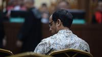 Pada sidang terdahulu, Nadiem Anwar Makarim telah mengajukan eksepsi  namun majelis hakim menolak dan meminta sidang dilanjutkan ke tahap pembuktian. Tampak dalam foto, mantan Menteri Pendidikan, Kebudayaan, Riset, dan Teknologi (Mendikbudristek), Nadiem Anwar Makarim sesaat sebelum persidangan lanjutan di Pengadilan Tindak Pidana Korupsi (Tipikor) pada Pengadilan Negeri Jakarta Pusat, Senin (19/1/2026). (Kapanlagi.com/Budy Santoso)