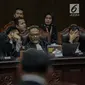 Ketua Tim Hukum Prabowo-Sandiaga, Bambang Widjojanto saat mengikuti sidang lanjutan perselisihan hasil pemilihan umum (PHPU) untuk Pemilihan Presiden 2019 di Gedung MK, Jakarta, Selasa (18/6/2019). (Liputan6.com/Faizal Fanani)