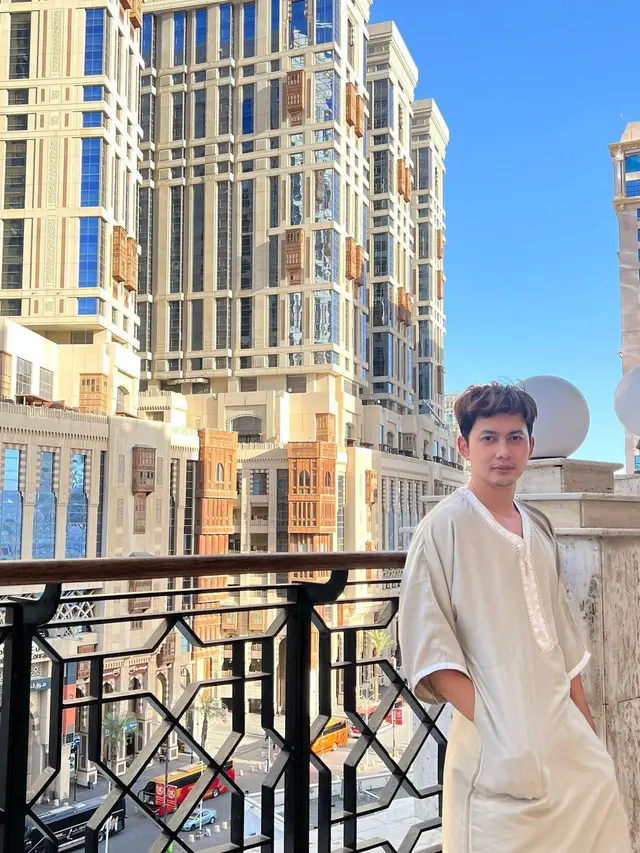 Alami Kecelakaan di Mekkah, Ini 7 Potret Kiki Farrel Jelang Kepulangan Usai Berhaji