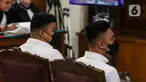 Terdakwa Mario Dandy Satriyo dan Shane Lukas menjalani sidang lanjutan di Pengadilan Negeri Jakarta Selatan, Jakarta, Selasa (11/7/2023). (Liputan6.com/Johan Tallo)