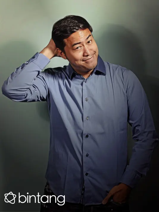 Kariernya sebagai seorang pelawak tunggal dimulai diseriusi pada tahun 2010. Salah satu tonggak keseriusan Pandji pada dunia Stand Up Comedy adalah dengan digelarnya event Twivate Concert, Konser  lawak pertama yang ia gelar. (Andy Masela/Bintang.com)