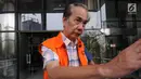 Direktur Utama PT PBM Puspo Sukrisna alias Asun keluar dari Gedung KPK, Jakarta, Rabu (25/7). Asun diduga menyuap Bupati Subang nonaktif Imas Aryumningsih terkait kasus pengurusan perizinan di lingkungan Pemkab Subang. (Merdeka.com/Dwi Narwoko)