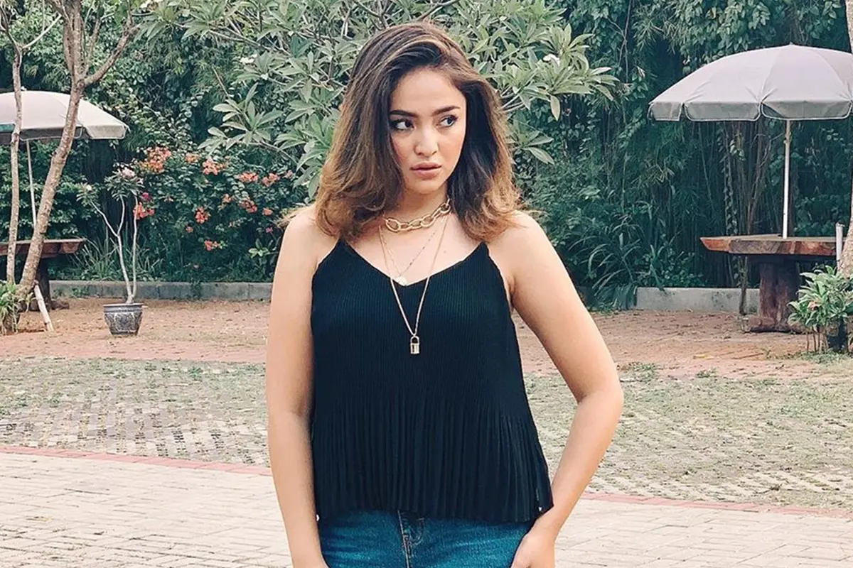FOTO: Gaya Casual Marshanda, Tampil Simpel dan Stylish