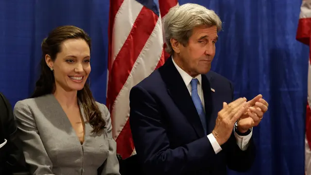 20160621-Lama Tak Muncul, Angelina Jolie Hadiri Acara Buka Puasa Bersama Menlu AS