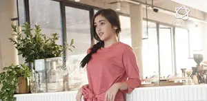 Begini penampilan kece ala Ranty Maria memakai sneakers, Kerenya bikin iri deh.