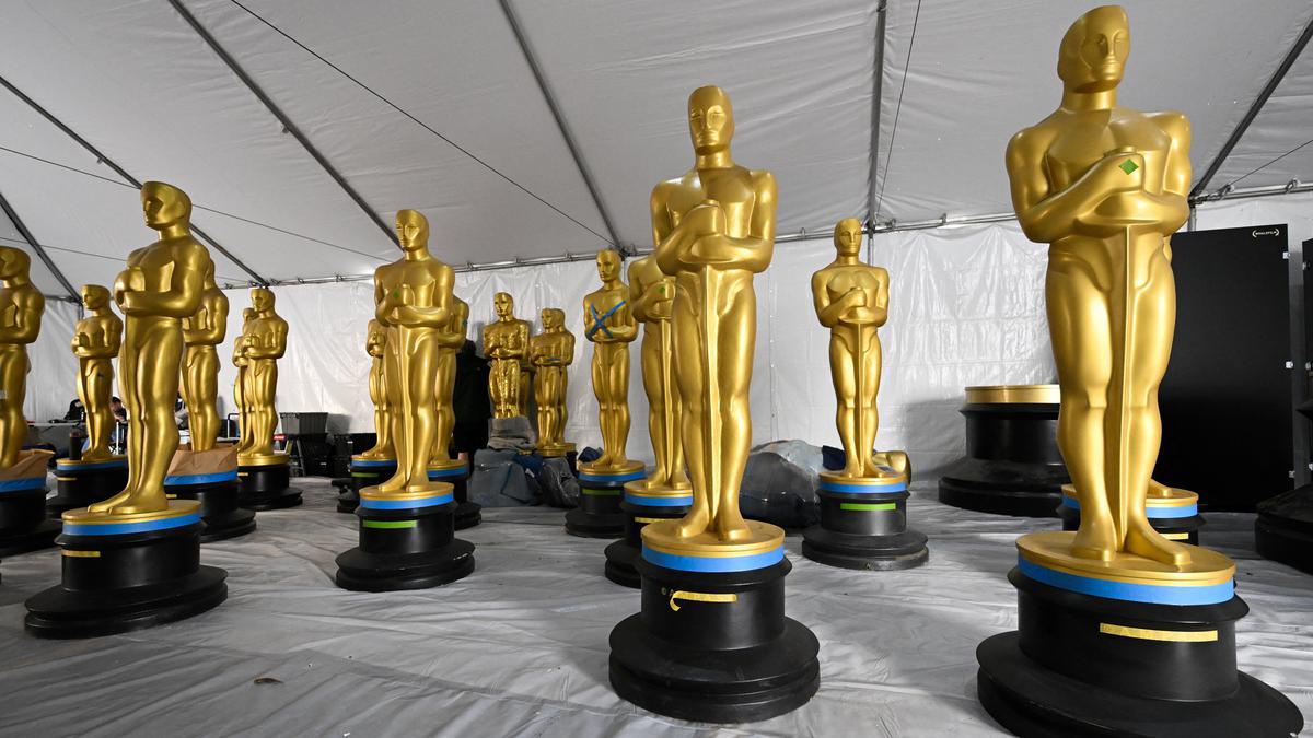 Michelle Yeoh dan Brendan Fraser Jadi Aktris dan Aktor Terbaik, Berikut Daftar Lengkap Pemenang Piala Oscar 2023 - Vimarsana News