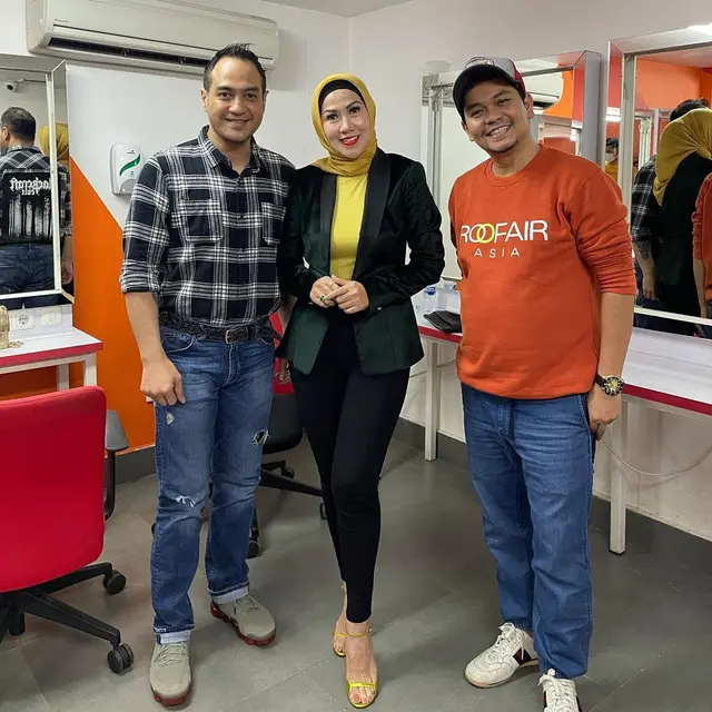 6 Potret Kebersamaan Venna Melinda dan Ferry Irawan, Disebut Cocok