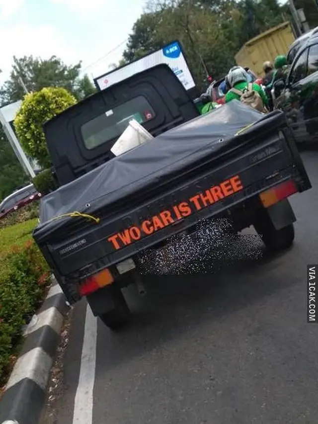 6 Tulisan Lucu di Belakang Mobil Bak Terbuka, Pengendara Lain Gagal Fokus
