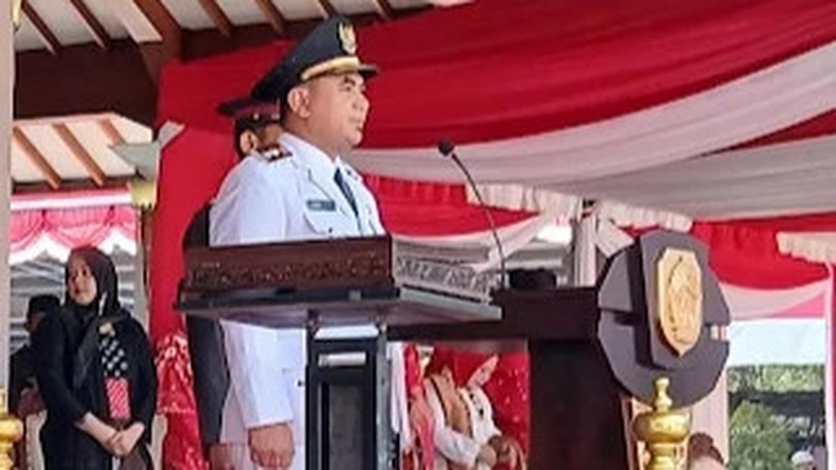 Bupati Pati Sudewo Dikabarkan Sakit, Wagub Jateng Taj Yasin Gantikan Pimpin Upacara HUT ke-80 RI