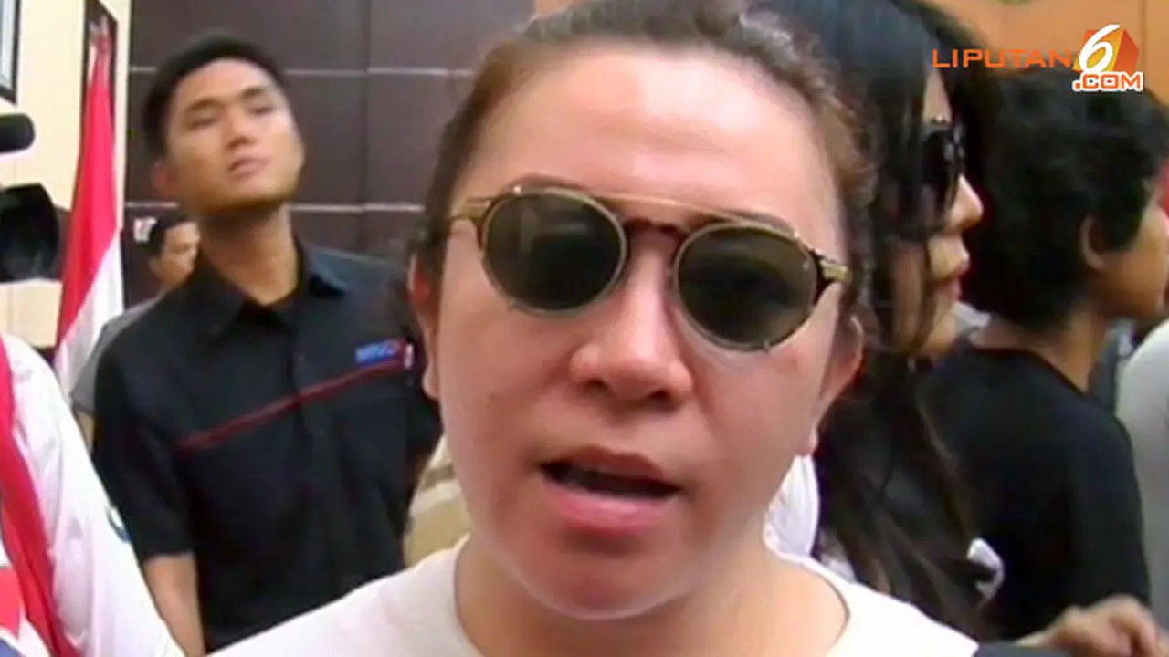 melly-goeslaw-sidang-raffi-130308b.jpg