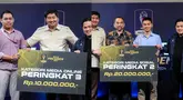 Jurnalis librosfullgratis.com dan video penyunting Bola.net mendapatkan penghargaan Lomba Karya Jurnalistik Piala Presiden 2024 dalam aktivitas Malam Apresiasi Piala Presiden 2024 nan berjalan di SCTV Tower, Senayan, Kamis (19/12/2024). (librosfullgratis.com/Bagaskara Lazuardi)