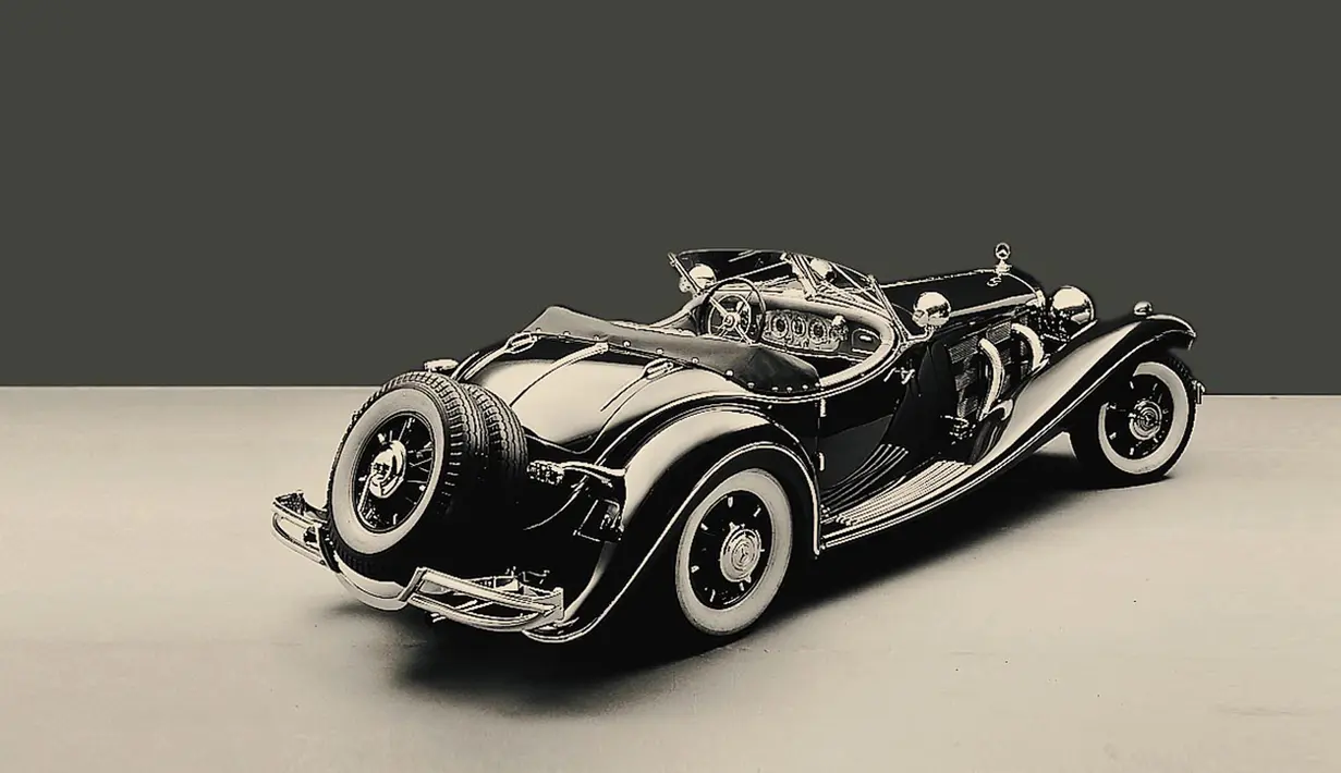 Pada suatu lelang di  awal 2012, Mercedes-Benz 540 K Spezial Roadster 1936 dihargai USD 11,77 juta atau 113 Miliar Rupiah. Mercedes Spezial Roadster ini pertama kali digunakan keluarga bangsawan Prussia di tahun 1936. (www.mercedes-benz.com)