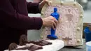Alat cetak untuk pembuatan Piala Oscar yang digunakan di tempat produksi Polich Tallix Fine Art Foundry, New York, AS (13/1). Dalam pembuatan piala tersebut mereka mencontoh Piala Oscar pada penghargaan tahun 1929. (AFP/Don Emmert)