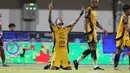 Selebrasi penyerang Persija Jakarta, Emaxwell usai mencetak gol ke gawang Madura United pada lanjutan BRI Super League 2025/2026 di Stadion Gelora Ratu Pamelingan, Jumat (24/10/2025) malam WIB. (Bola.com/Abdul Aziz).