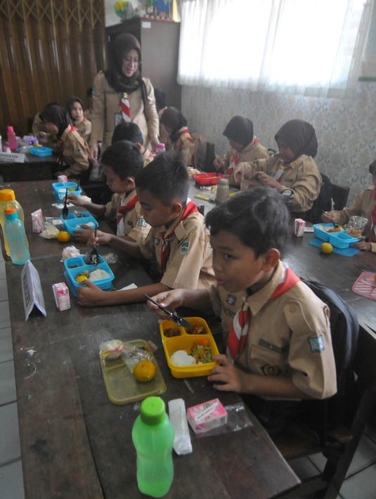 Uji coba atau simulasi makan siang gratis bergizi dan ramah lingkungan rencananya akan dilakukan selama satu minggu. (merdeka.com/Imam Buhori)