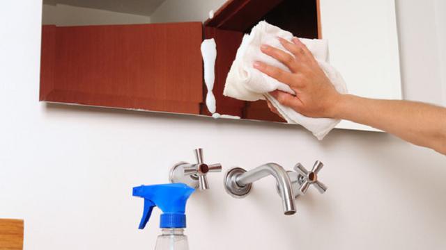 Berikut 7 Khasiat Alkohol sebagai Pembersih di Rumah