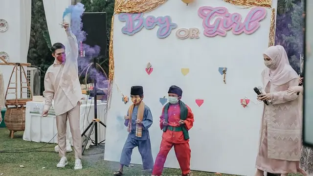 [Fimela] Potret Tujuh Bulanan Zaskia Sungkar