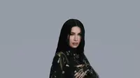 Meghan Fox Pose Tanpa Busana dengan Perut Buncit, Hamil Anak Pertama dengan Machine Gun Kelly