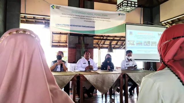 Garut, Jawa Barat, mencanangkan gerakan konsumsi satu hari satu telur ayam di seluruh wilayah kecamatan kabupaten Garut untuk menurunkan angka stunting.