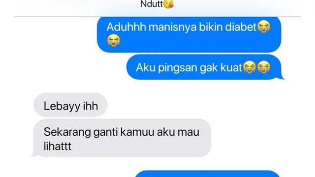 6 Chat Dibilang 'Alay' Sama Pacar Ini Bikin Senyum Tipis