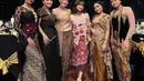 Inspirasi kebaya ragam model dari bergaya gaun sampai kasual di event anniversary produk kecantikan MS Glow (Foto: Instagram