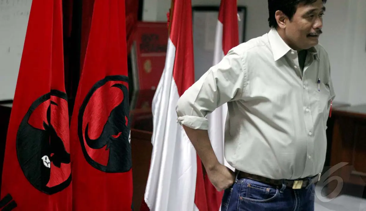 Kehadiran Djarot Saiful Hidayat di rapat konsolidasi ini sebagai Ketua DPP PDIP Bidang Organisasi, Jakarta, Selasa (6/1/2015). (Liputan6.com/Faizal Fanani)