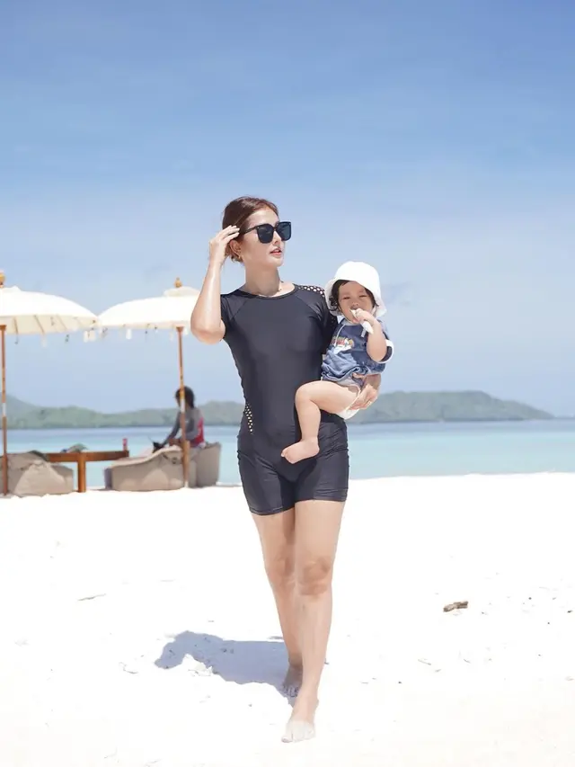 [Fimela] Potret cantik Eva Anindita