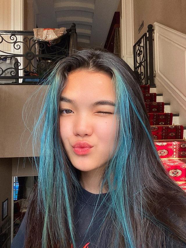 6 Potret Queennara, Putri Cantik Liza Natalia yang Bergaya Swag