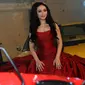 Zaskia Gotik dalam syuting video klip lagu Bang Ojek. [Foto: Herman Zakharia/Liputan6.com]