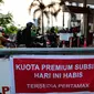 SPBU di kawasan Radio Dalam, Jakarta, memasang papan informasi bertuliskan “Kuota Premium Subsidi Hari Ini Habis, Tersedia Pertamax”, Jakarta, Senin (25/8/14). (Liputan6.com/Andrian M Tunay)