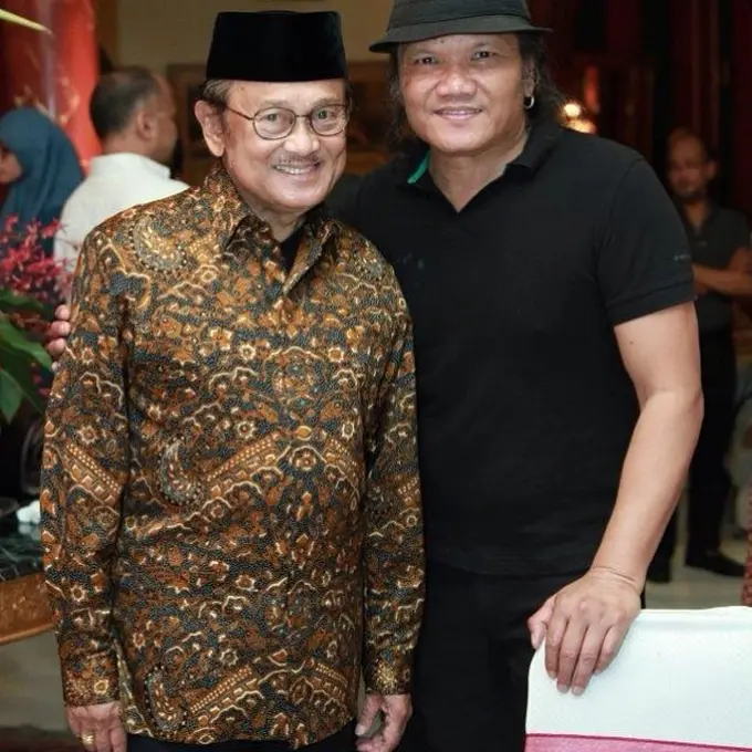 Adrie Subono dan keluarga (Instagram/adriesubono)