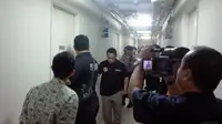 Sebanyak 352 personel gabungan dari BNN, Polri, TNI, dan Ditjen Imigrasi melakukan razia narkoba di Apartemen Kalibata City, Pancoran, Jakarta Selatan. (Liputan6.com/Nafiysul Qodar)