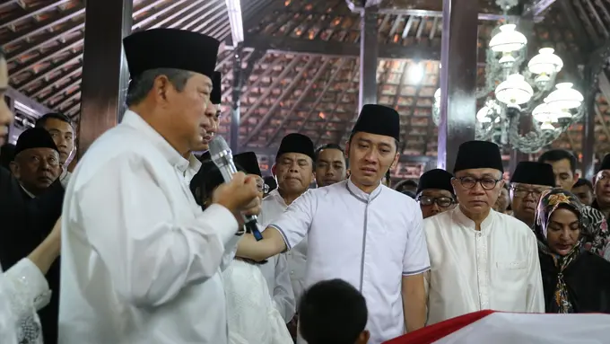 Tiba di Puri Cikeas Jenazah Ani Yudhoyono Disemayamkan
