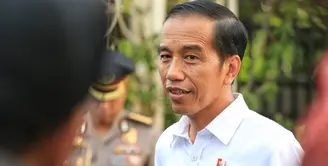 Presiden Jokowi akan mengundang ribuan tamu dalam acara pernikahan putri keduanya, Kahiyang Ayu dan Bobbu Nasution. Pernikahan akan dihelat pada Rabu, (8/11) di gedung Graha Saba Buana. (Adrian Putra/Bintang.com)