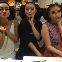 Ayu Ting Ting, Julia Perez, dan Zaskia Gotik (Instagram/@zaskia_gotix)