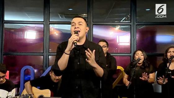 VIDEO: Live Accoustic Sewindu - Tulus di KLY Lounge