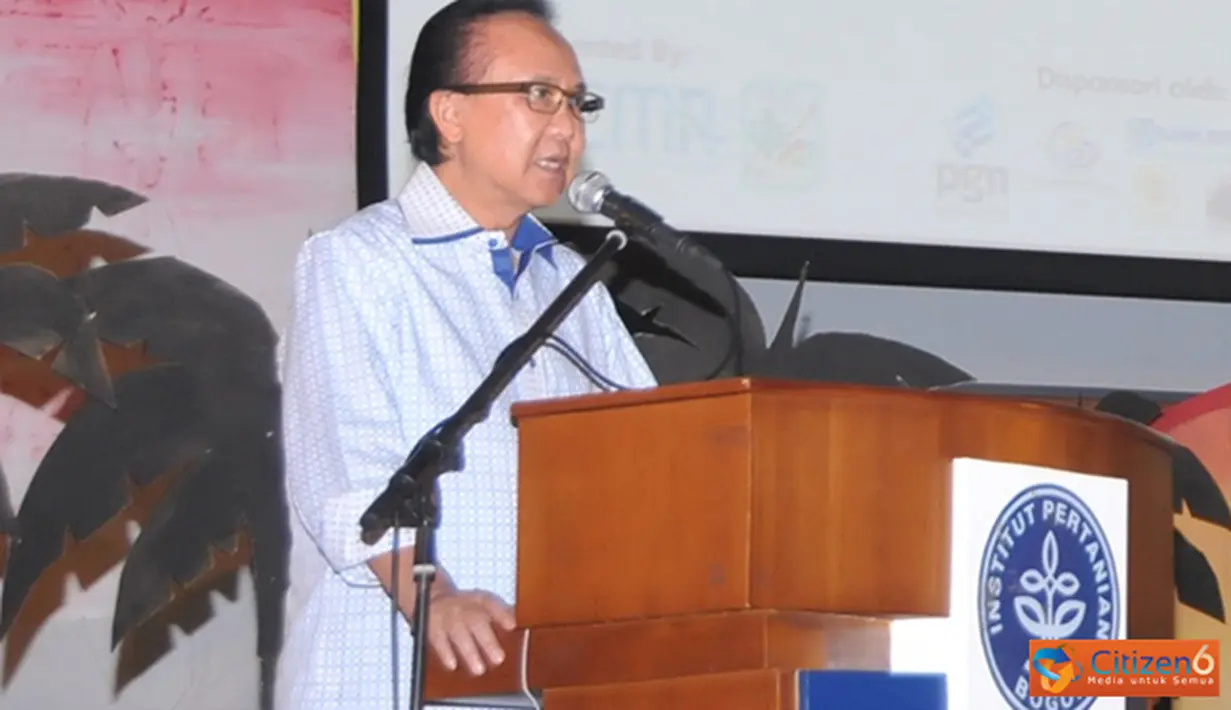 Citizen6, Bogor: Menteri kelautan dan Perikanan Sharif C.Sutardjo menyampaikan sambutan pada acara Indonesian Ecology Expo 2012 di Graha Widya Wisuda, kampus IPB, Darmaga, Bogor, Minggu (14/10). (Pengirim: Efrimal Bahri)